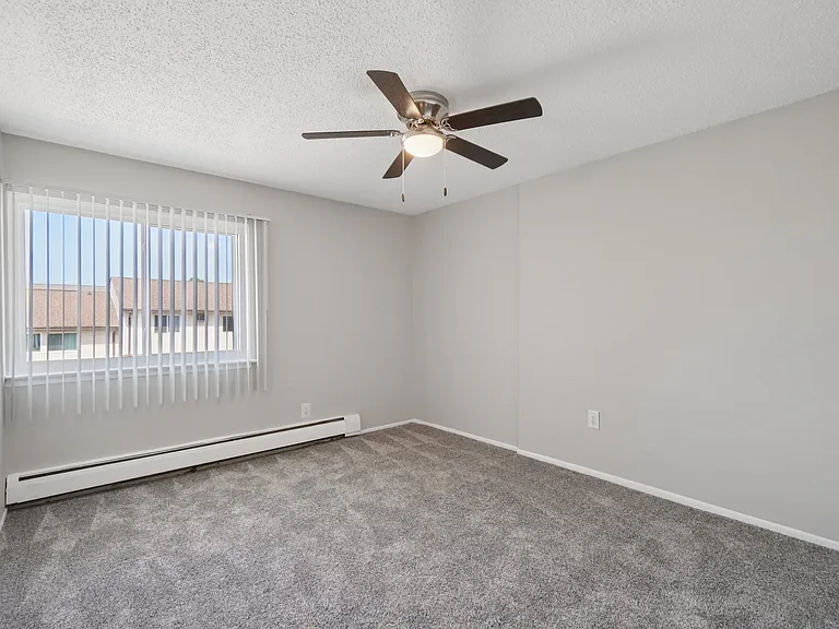 Rochester Square Apartments — Photo 16