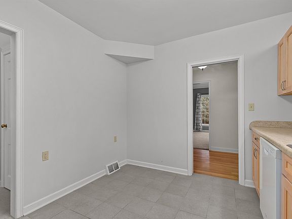 4th image of 1 Brokaw Pl