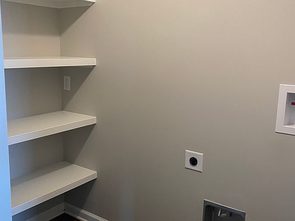 4th image of 921 Lingonberry Ln #921