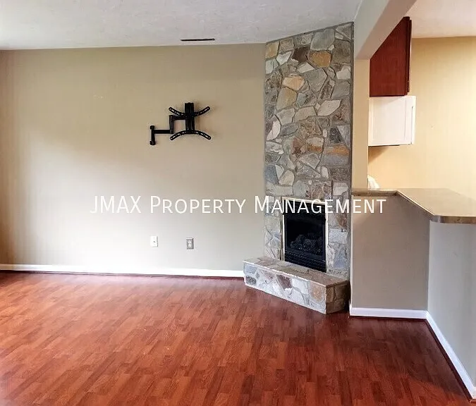 2679 Beverly Blvd SW — Photo 3