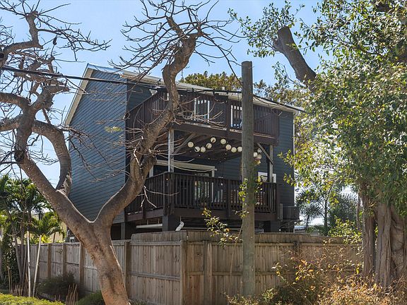 3rd image of 5 El Monte Ln