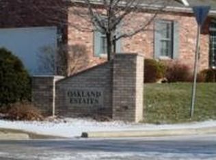 6 Scofield Ct, Bloomington, IL 61704