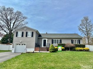638 Sycamore Ln, North Brunswick, NJ 08902