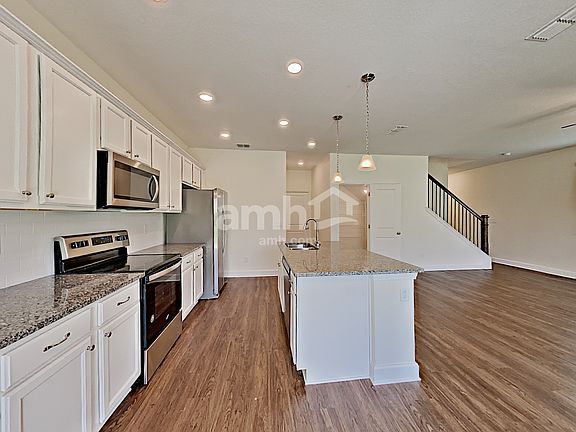 3rd image of 8589 Highfield Ave