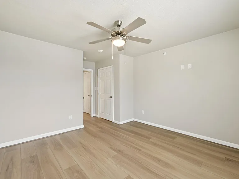 258 Plez Morgan Dr #E — Photo 27
