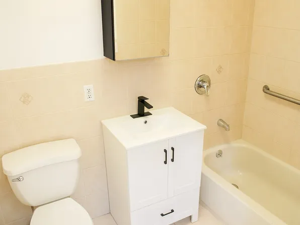 537 Gates Avenue 1 image 6 of 7