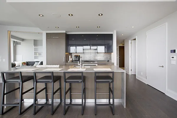 Rented by BLU Real Estate | media 18