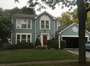 57 N Sterling Heights Rd, Vernon Hills, IL 60061