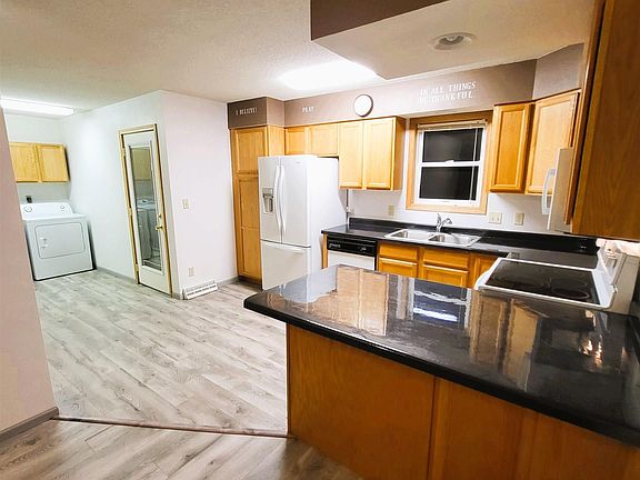 3rd image of 302 2nd St SW