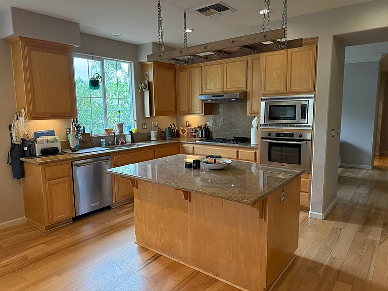 129 Willowbend Ct — Photo 4