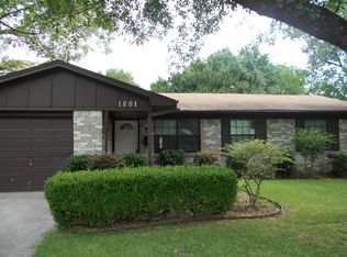 1801 Meadowcrest Dr, Garland, TX 75042