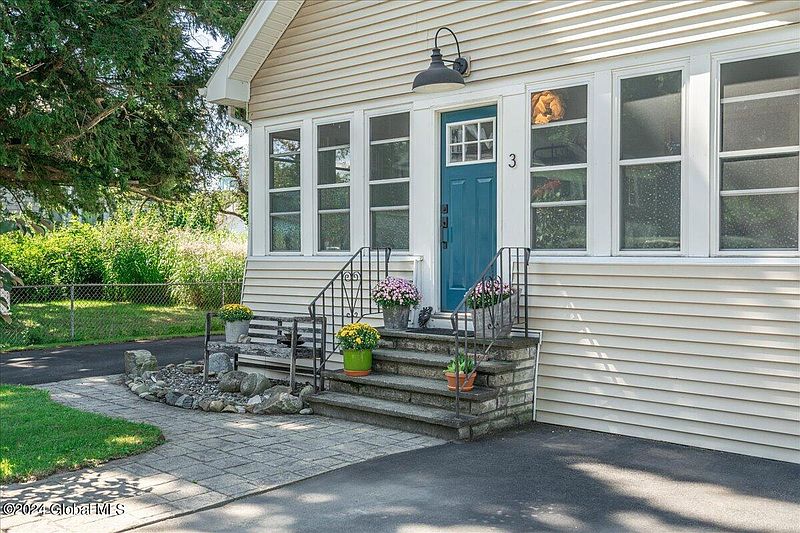 3rd image of 3 Cooper Avenue