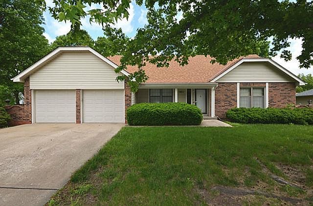 1st image of 2811 Sweet Briar Dr