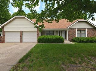 2811 Sweet Briar Dr, Independence, MO 64057