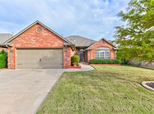 1645 SW 33rd St, Moore, OK 73160