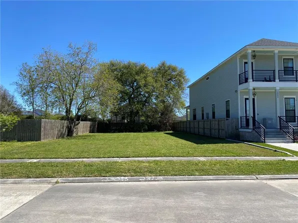 2313 Mehle St, Arabi, LA 70032