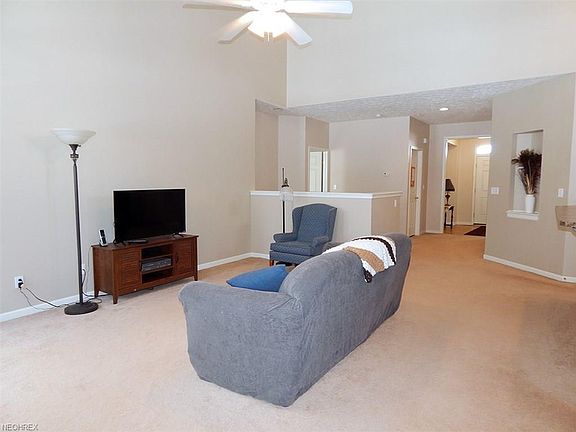 5th image of 907 Oak Hill Dr