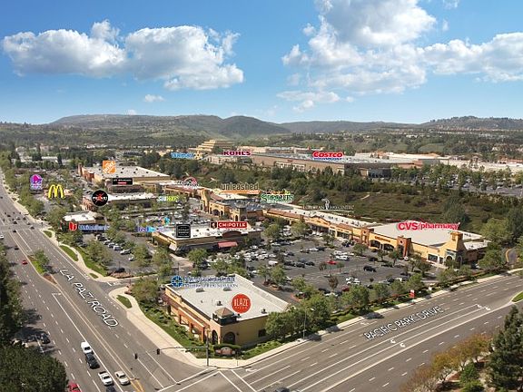 Walk to Plaza De La Paz 