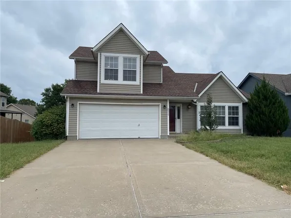 8515 N Robinhood Ave, Kansas City, MO 64154