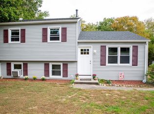 26 Shetland Dr, Bradford, RI 02808