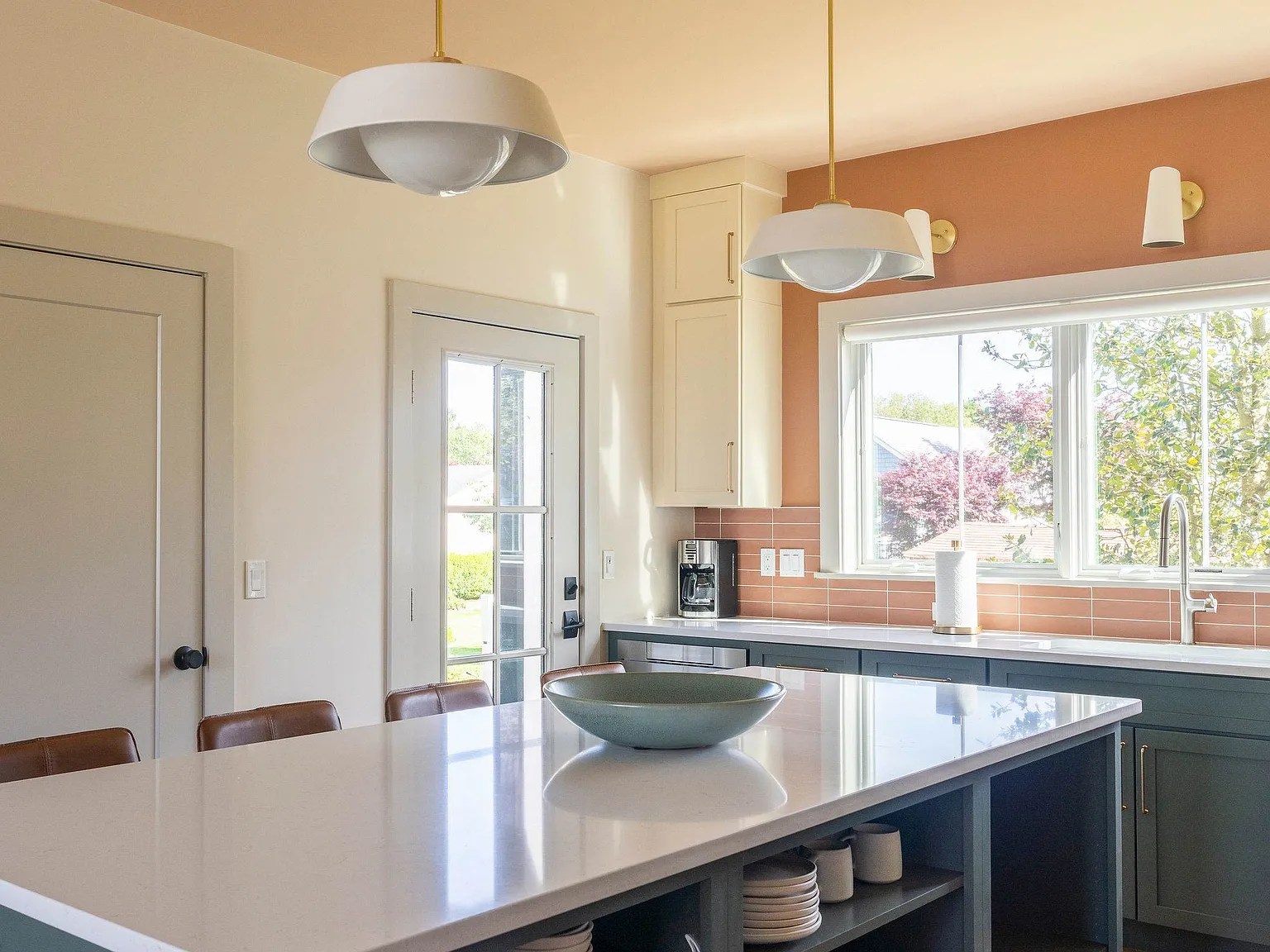 3 bed, 2.5 bath, 2140 sqft, $4,250 — Photo 3
