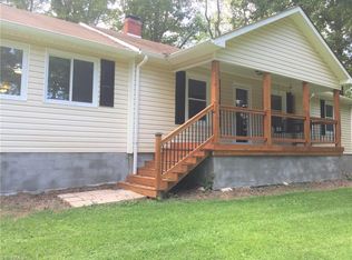 2085 Volunteer Rd, Pinnacle, NC 27043