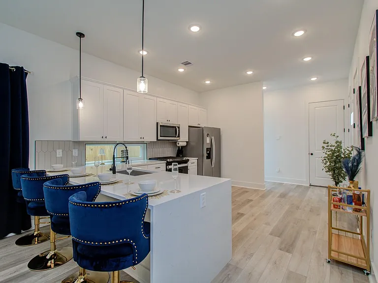 1616 Benson St — Photo 30