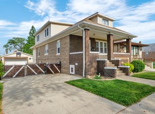 5543 S Neenah Ave, Chicago, IL 60638
