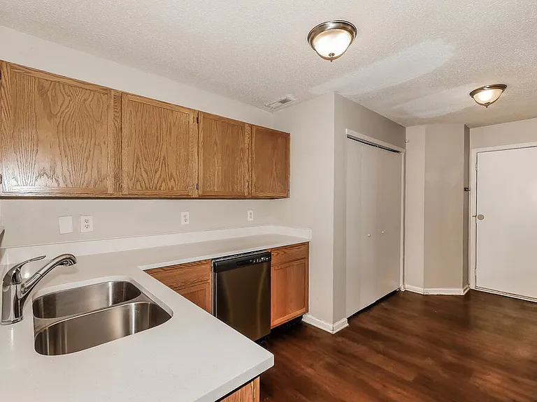 441 Overland Dr — Photo 9