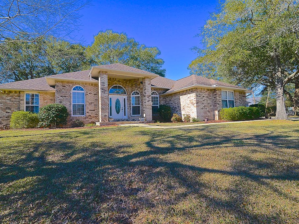 1st image of 2401 Sweetheart Ln