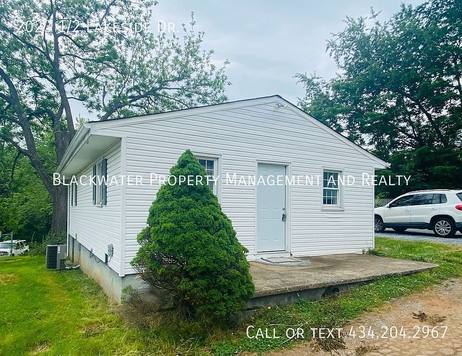 1st image of 2023 1/2 Lakeside Dr