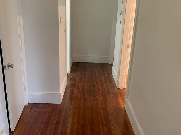 32 Edgerly Rd E — Photo 10