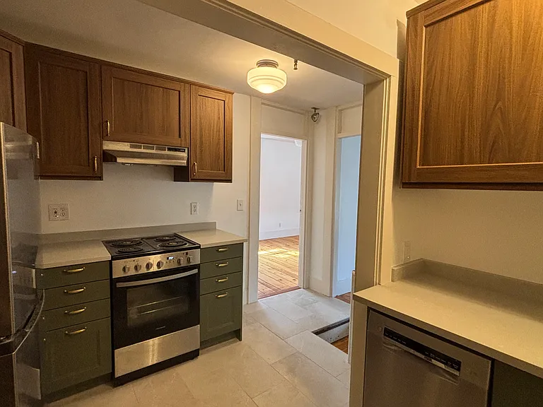 219 Washington St #12 — Photo 2