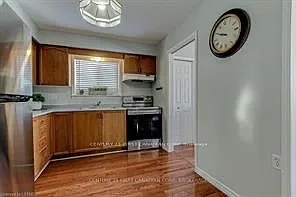 40 Trapper St #UPPER LEVEL — Photo 6