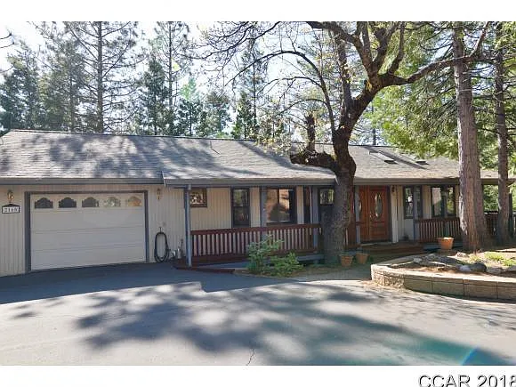 2165 Manzanita Dr photo 1