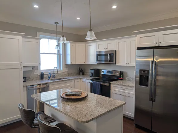 9 Cortona Way, Salem, NH 03079
