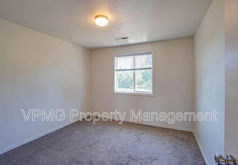 8907 NE 84th St — Photo 27