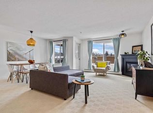 1110 W 17th St SW #301, Calgary, AB T3C 3X3