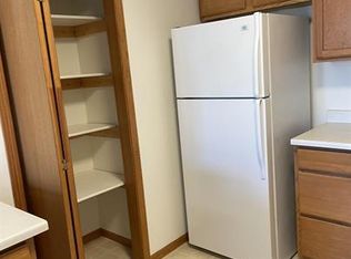 175 Liberty Ln #4, Sycamore, IL 60178