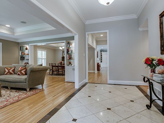 3rd image of 6107 Royalton Dr