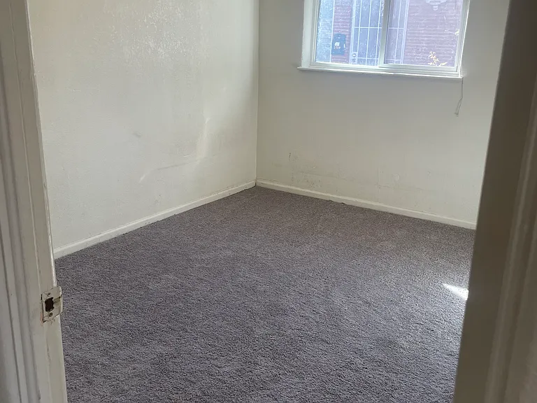 1420 Clinton St — Photo 2