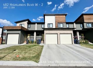 482 Highlands Blvd W #2, Lethbridge, AB T1J 5K5