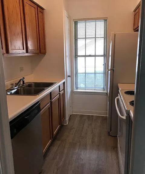 2301 E Fremont Ave #U9 — Photo 7