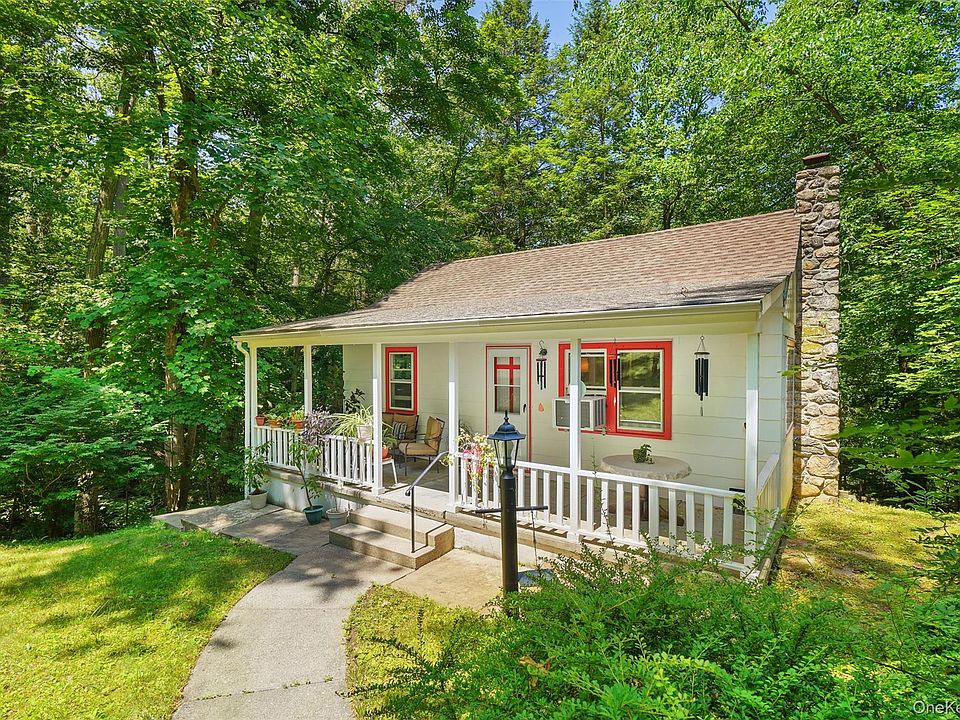 1st image of 1017 Quaker Bridge Road E