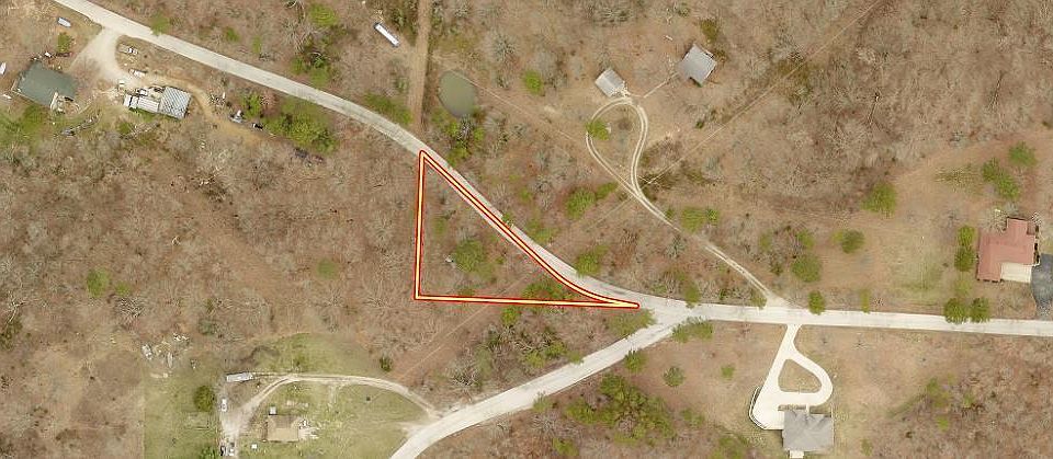 2nd image of 636 Jones Trading Post Rd