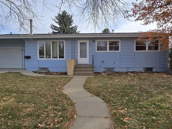 928 9th Ave W, Dickinson, ND 58601