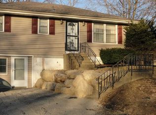 24 Acorn Ave, Rensselaer, NY 12144