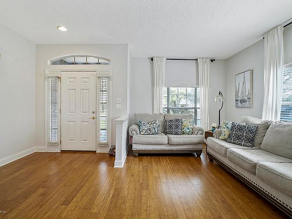 4th image of 11140 Belfair Ct