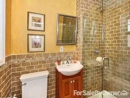 4th image of 441 Kinsley Ct