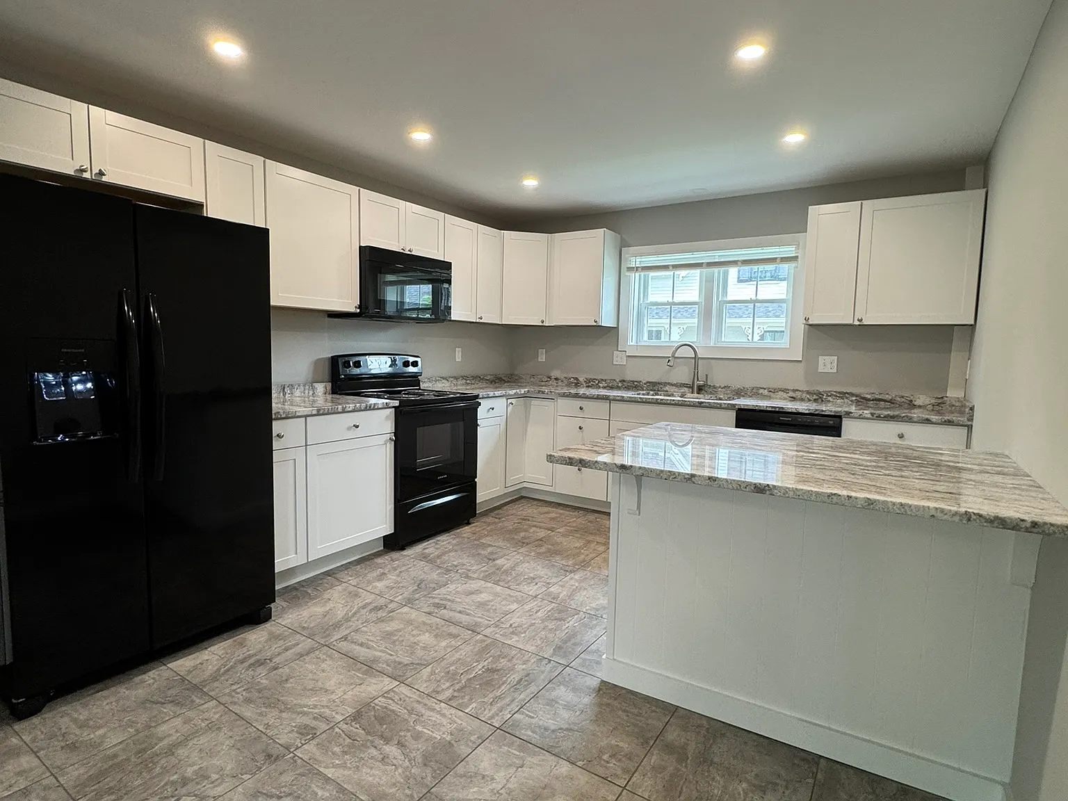 118 North Main St - 1 — Photo 4